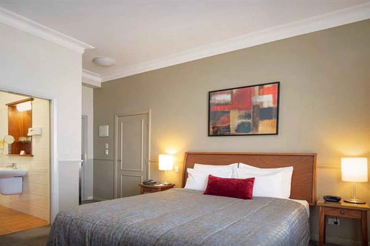 Distinction Palmerston North Hotel — rooms and atmosphere