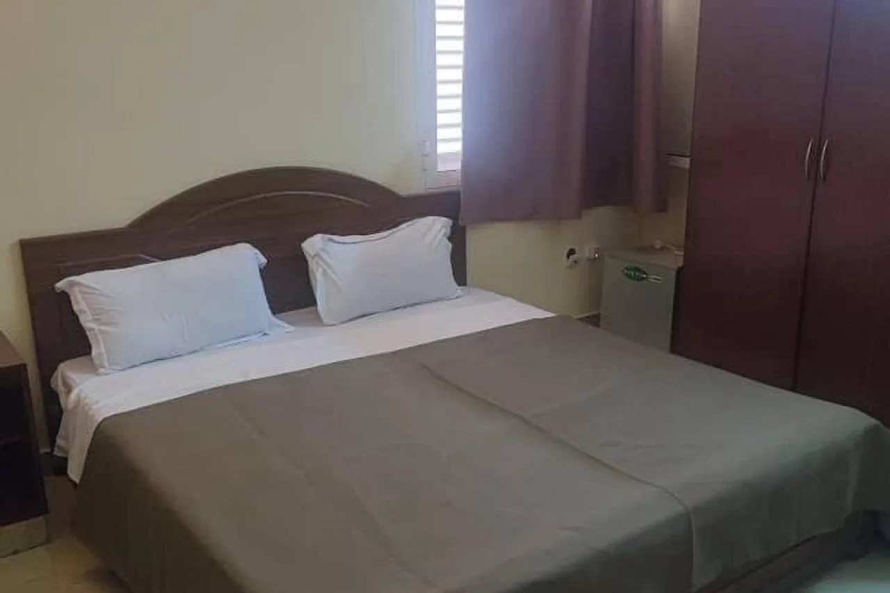 Djib Guest House — ภาพห้องพักและบรรยากาศ