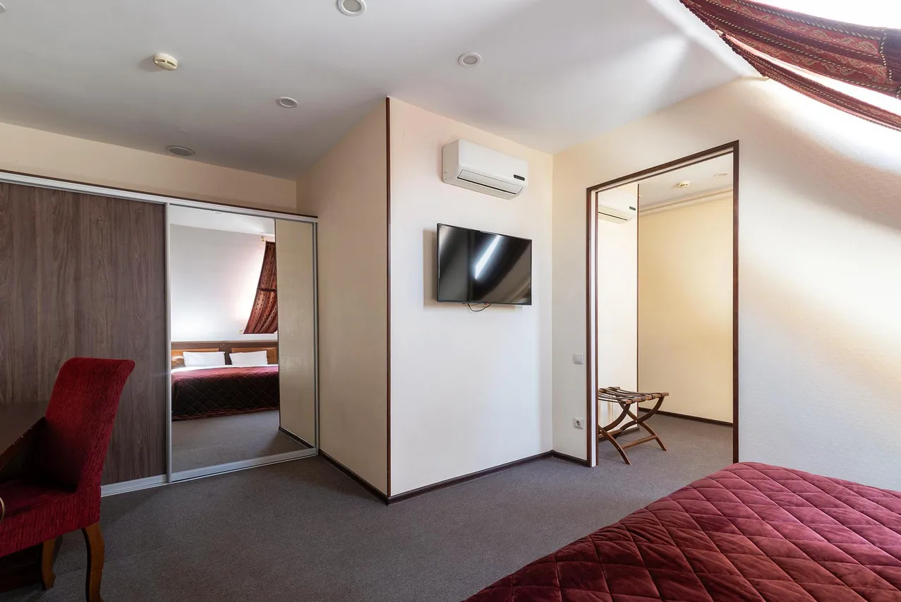 Don Kikhot Hotel — rooms and atmosphere