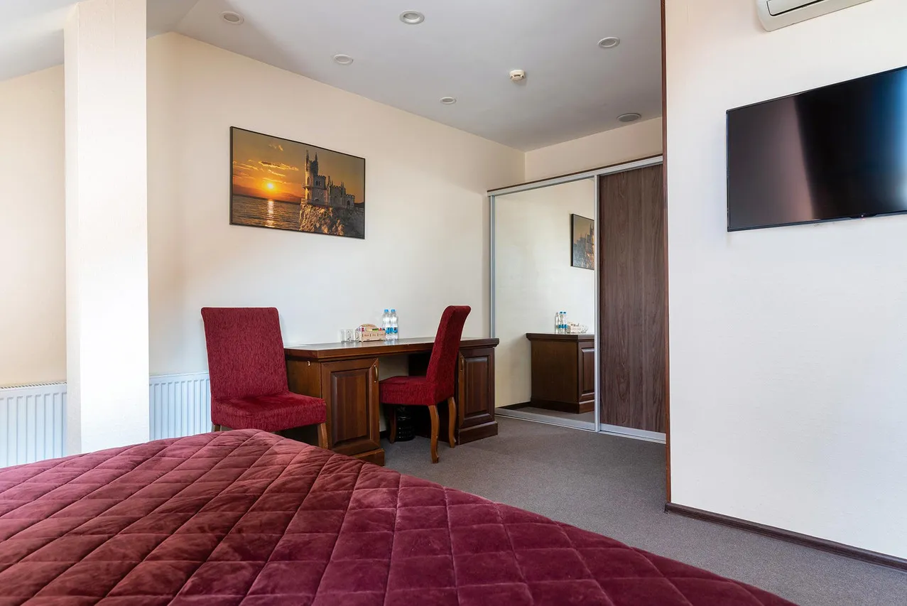 Don Kikhot Hotel — rooms and atmosphere