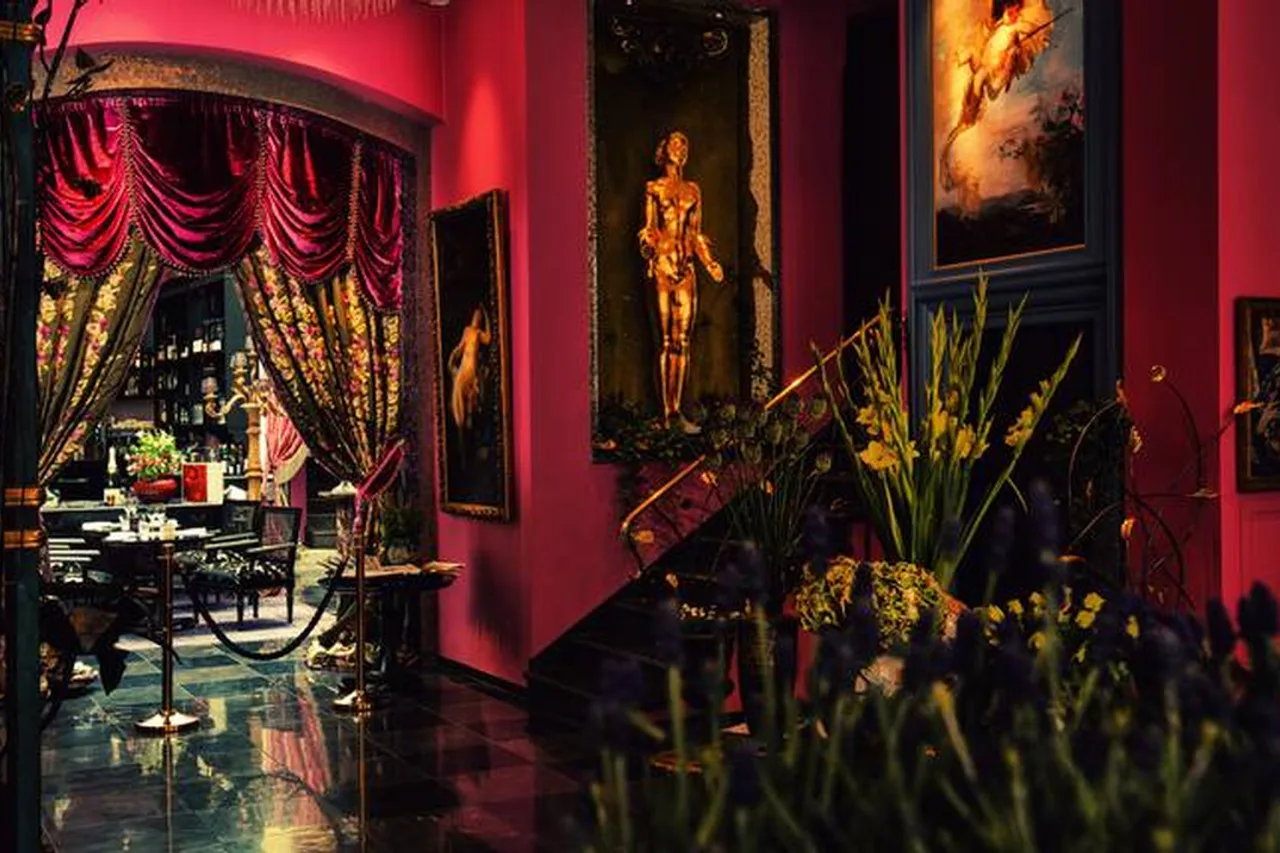 Dorsia Hotel & Restaurant — ภาพห้องพักและบรรยากาศ