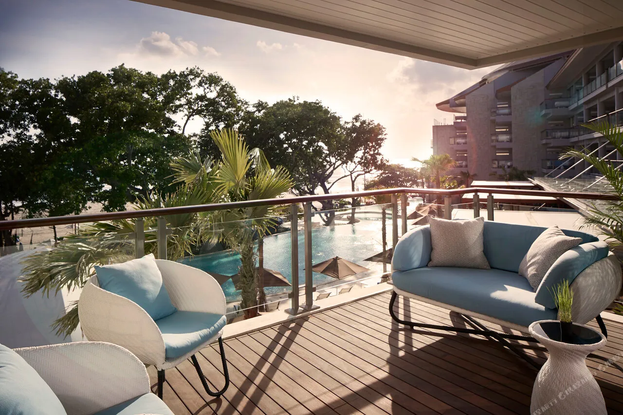 Double-Six Luxury Hotel Seminyak — rooms and atmosphere