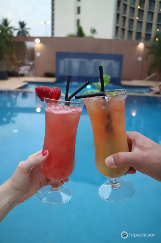 DoubleTree by Hilton Esplanade Darwin — rooms and atmosphere