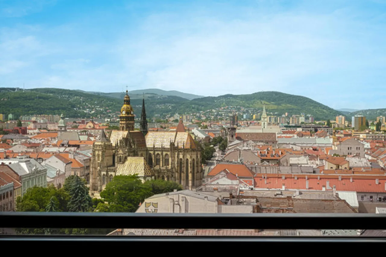 DoubleTree by Hilton Kosice — ภาพห้องพักและบรรยากาศ