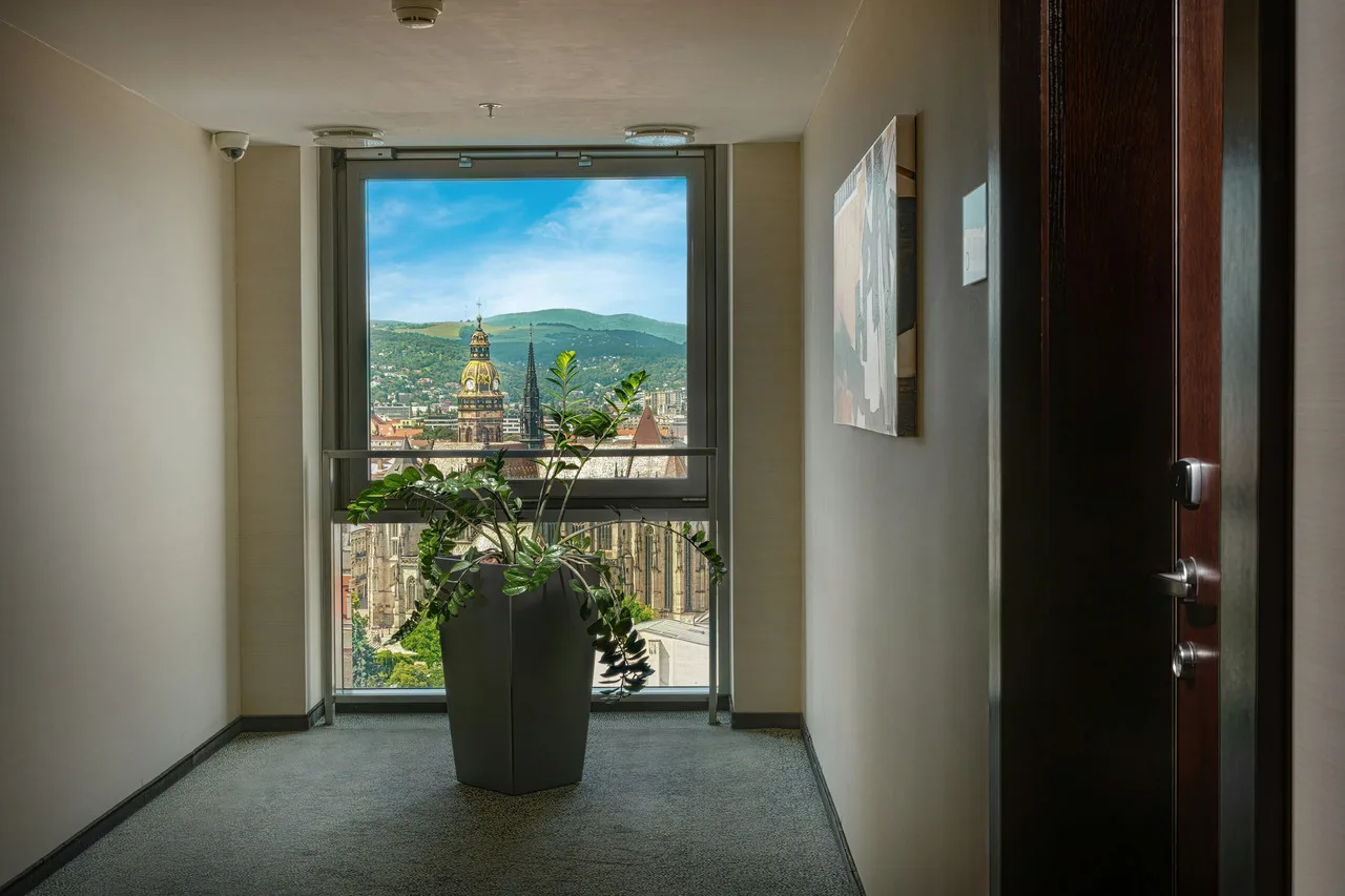 DoubleTree by Hilton Kosice — ภาพห้องพักและบรรยากาศ