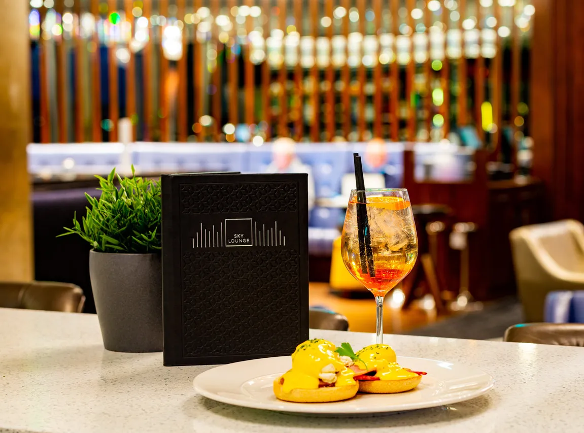 DoubleTree by Hilton Leeds — rooms and atmosphere