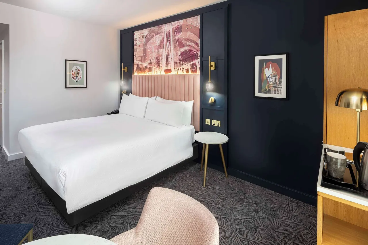 DoubleTree by Hilton Leeds — rooms and atmosphere