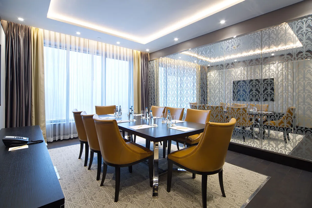 DoubleTree by Hilton Hotel Minsk — ภาพห้องพักและบรรยากาศ