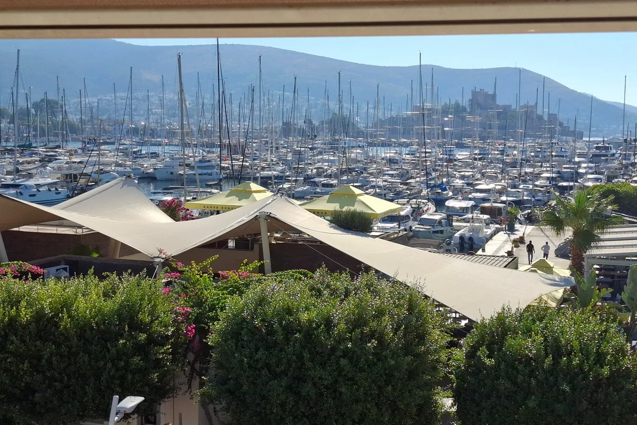 DoubleTree by Hilton Bodrum Marina Vista — rooms and atmosphere