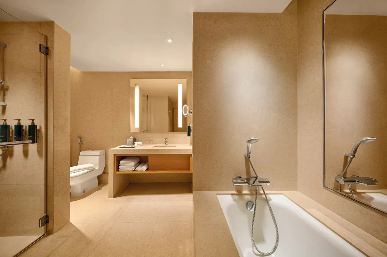 DoubleTree by Hilton Johor Bahru — rooms and atmosphere