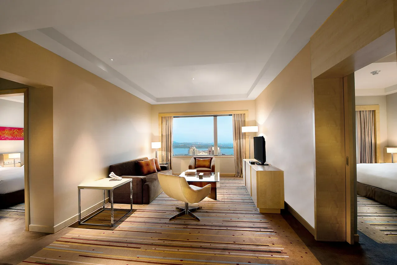 DoubleTree by Hilton Johor Bahru — rooms and atmosphere