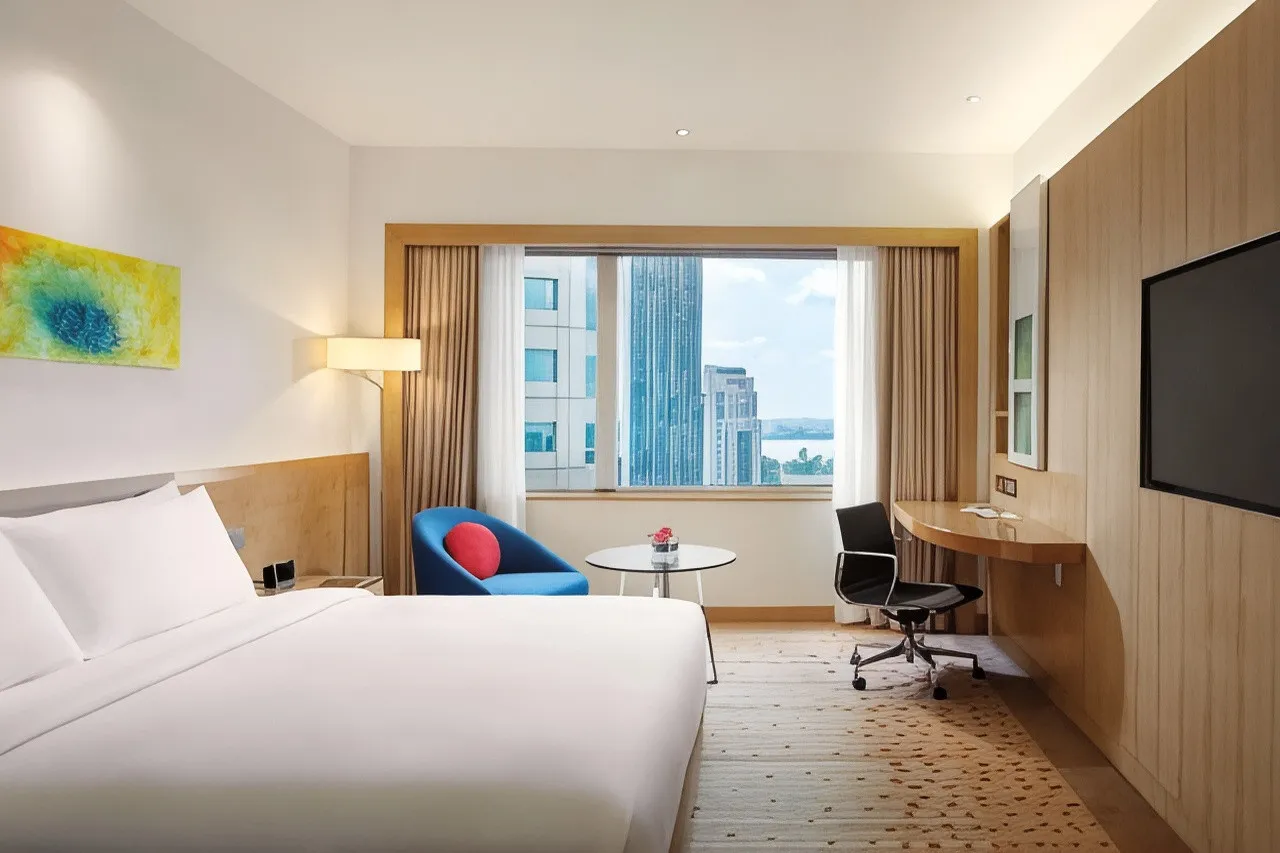 DoubleTree by Hilton Johor Bahru — rooms and atmosphere