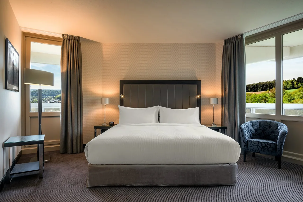 DoubleTree by Hilton Luxembourg — ภาพห้องพักและบรรยากาศ