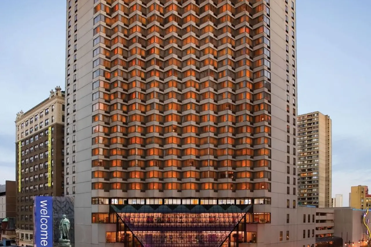 DoubleTree by Hilton Philadelphia Center City — โรงแรมในใกล้ Lincoln Financial Field