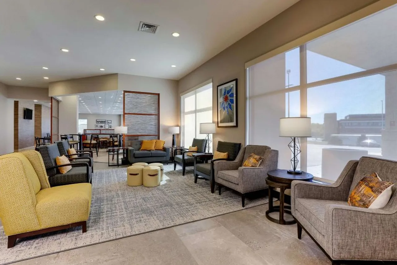 Drury Inn & Suites Kansas City Independence — ภาพห้องพักและบรรยากาศ