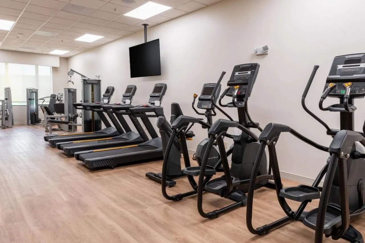 Drury Plaza Hotel Dallas Arlington — ภาพห้องพักและบรรยากาศ