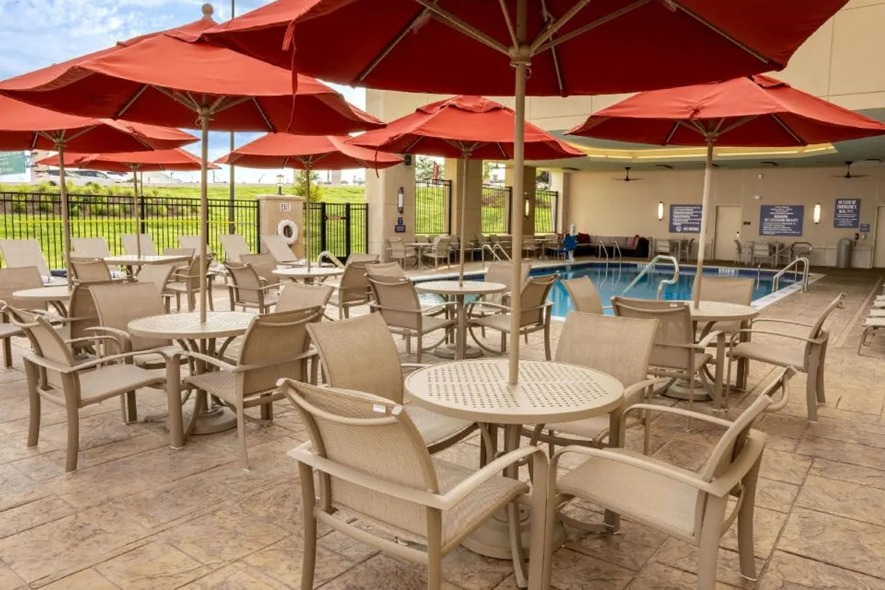 Drury Plaza Hotel Dallas Arlington — ภาพห้องพักและบรรยากาศ