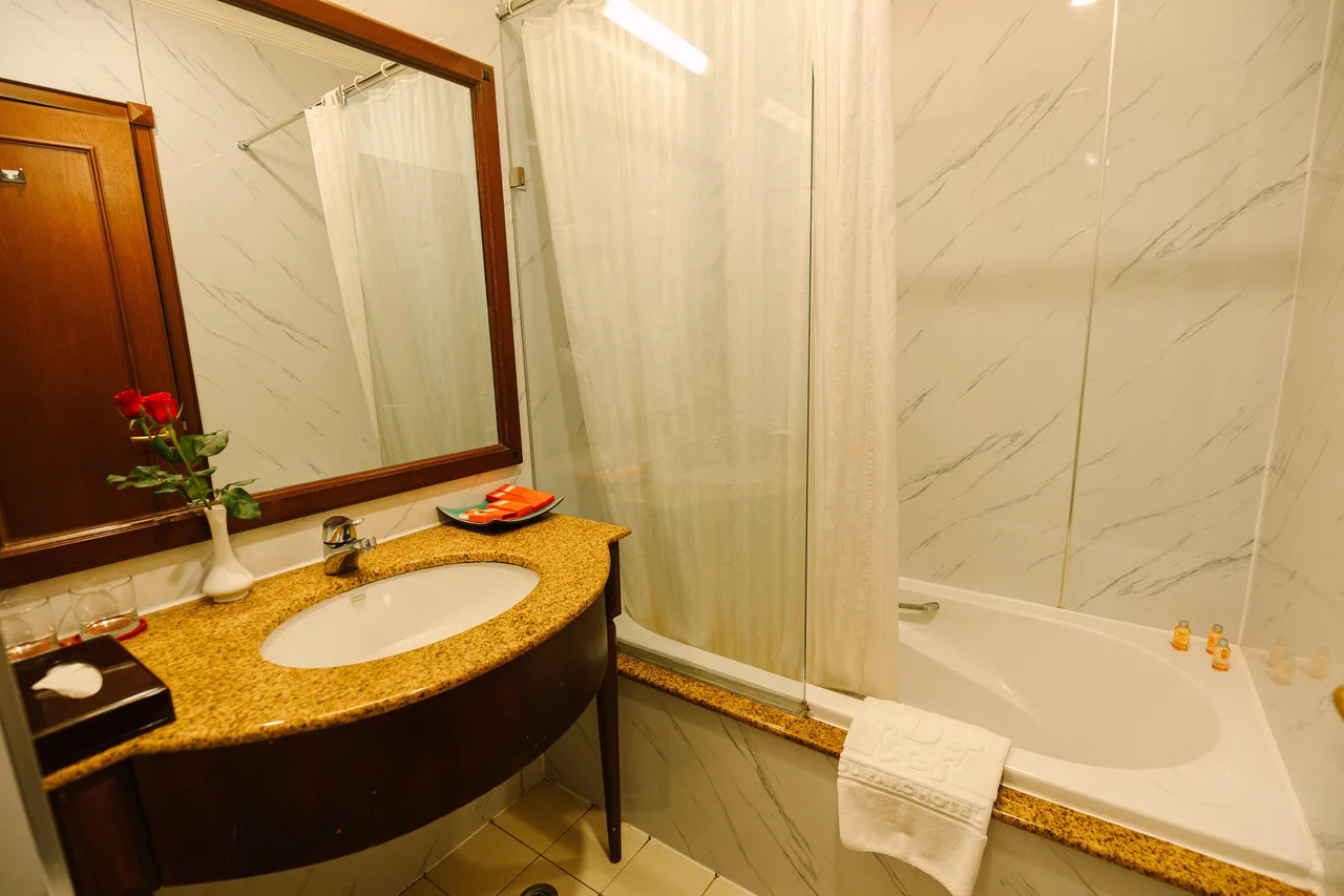 Du Parc Hotel Dalat — rooms and atmosphere