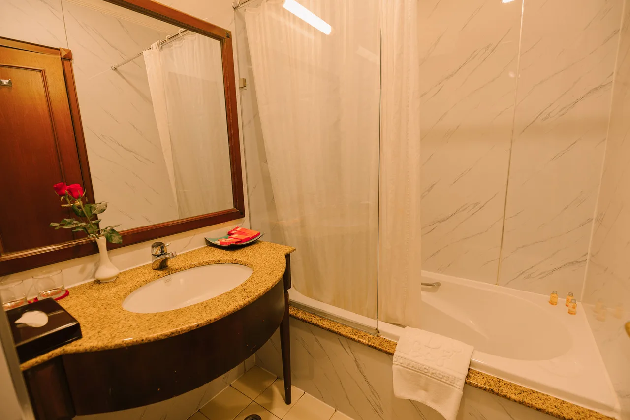 Du Parc Hotel Dalat — rooms and atmosphere
