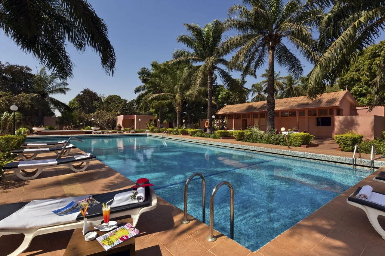 Dunia Hotel Bissau — โรงแรมในบิสเซา