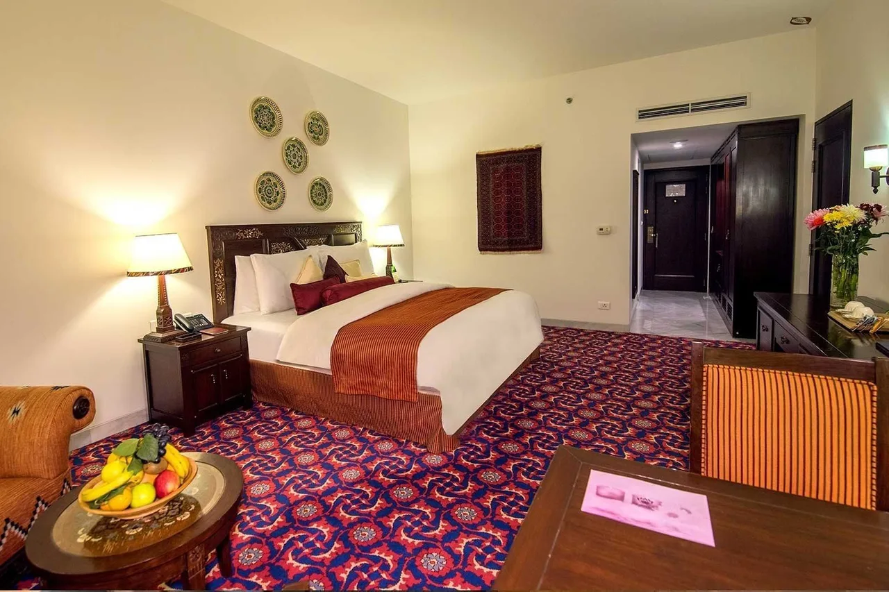 Dushanbe Serena Hotel — ภาพห้องพักและบรรยากาศ