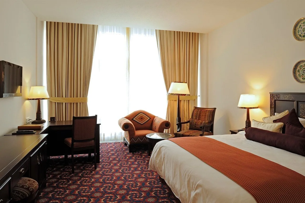 Dushanbe Serena Hotel — ภาพห้องพักและบรรยากาศ