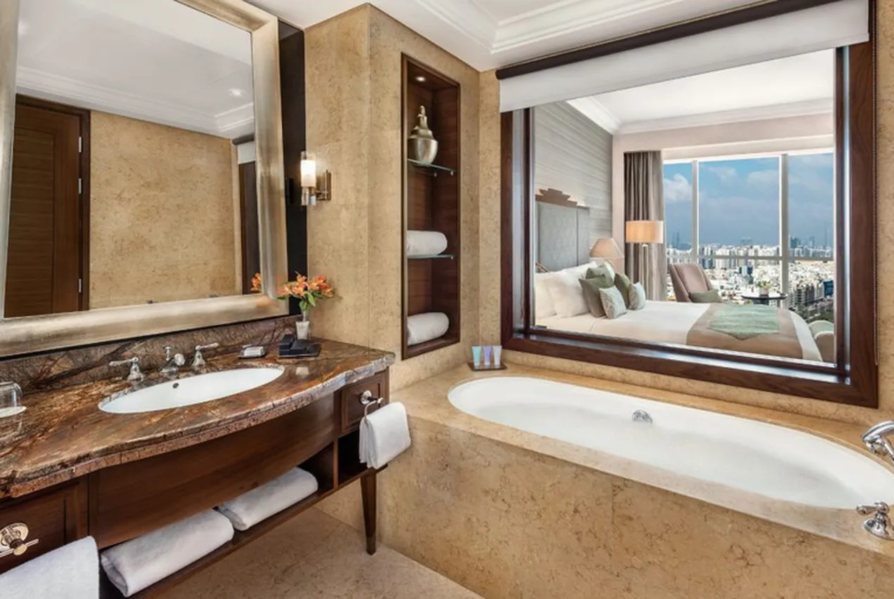 Dusit Thani Abu Dhabi — rooms and atmosphere