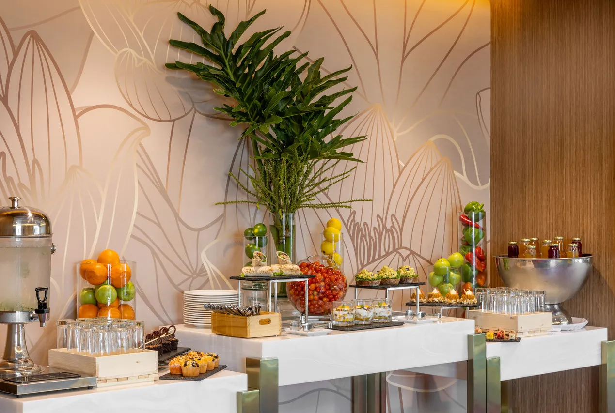 Dusit Thani Manila — rooms and atmosphere