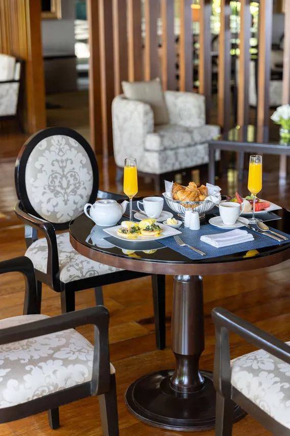 Dusit Thani Manila — rooms and atmosphere