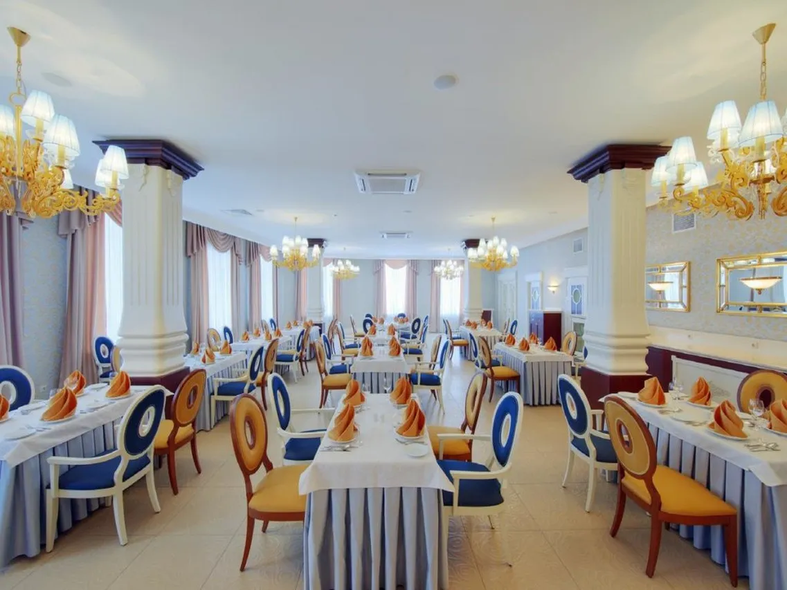 Dvor Podznoeva — Business Building — rooms and atmosphere