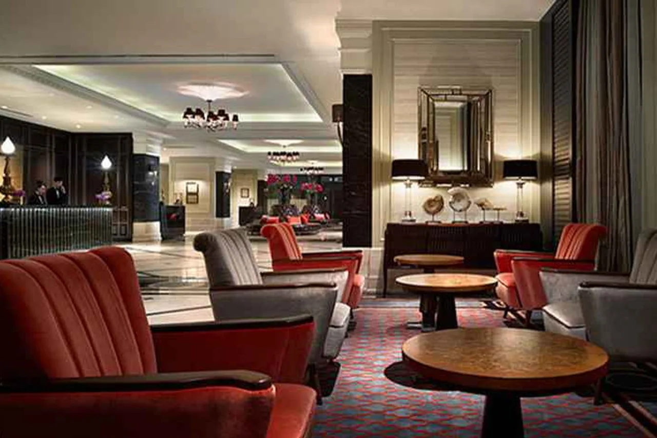 Eastern & Oriental Hotel — rooms and atmosphere
