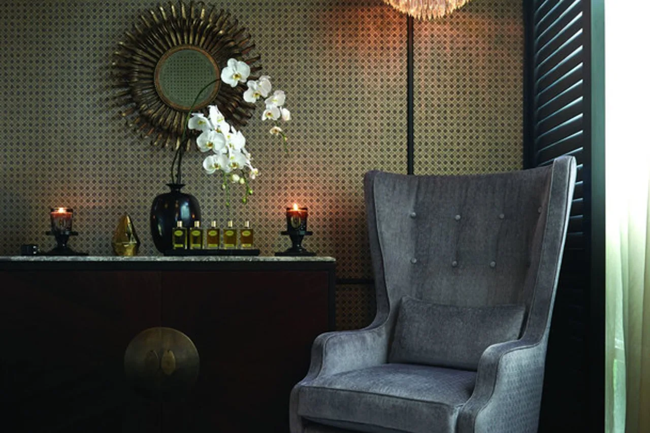 Eastern & Oriental Hotel — rooms and atmosphere