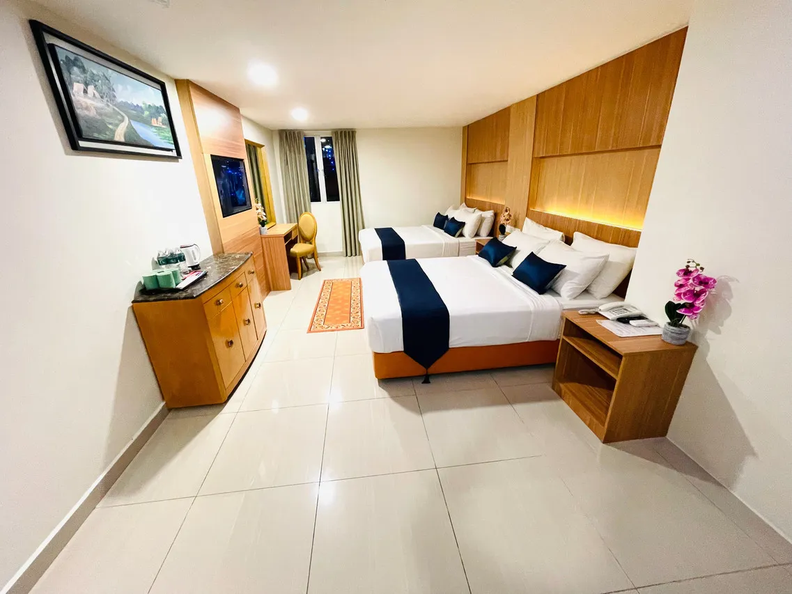 Easy Hotel KL Sentral — rooms and atmosphere