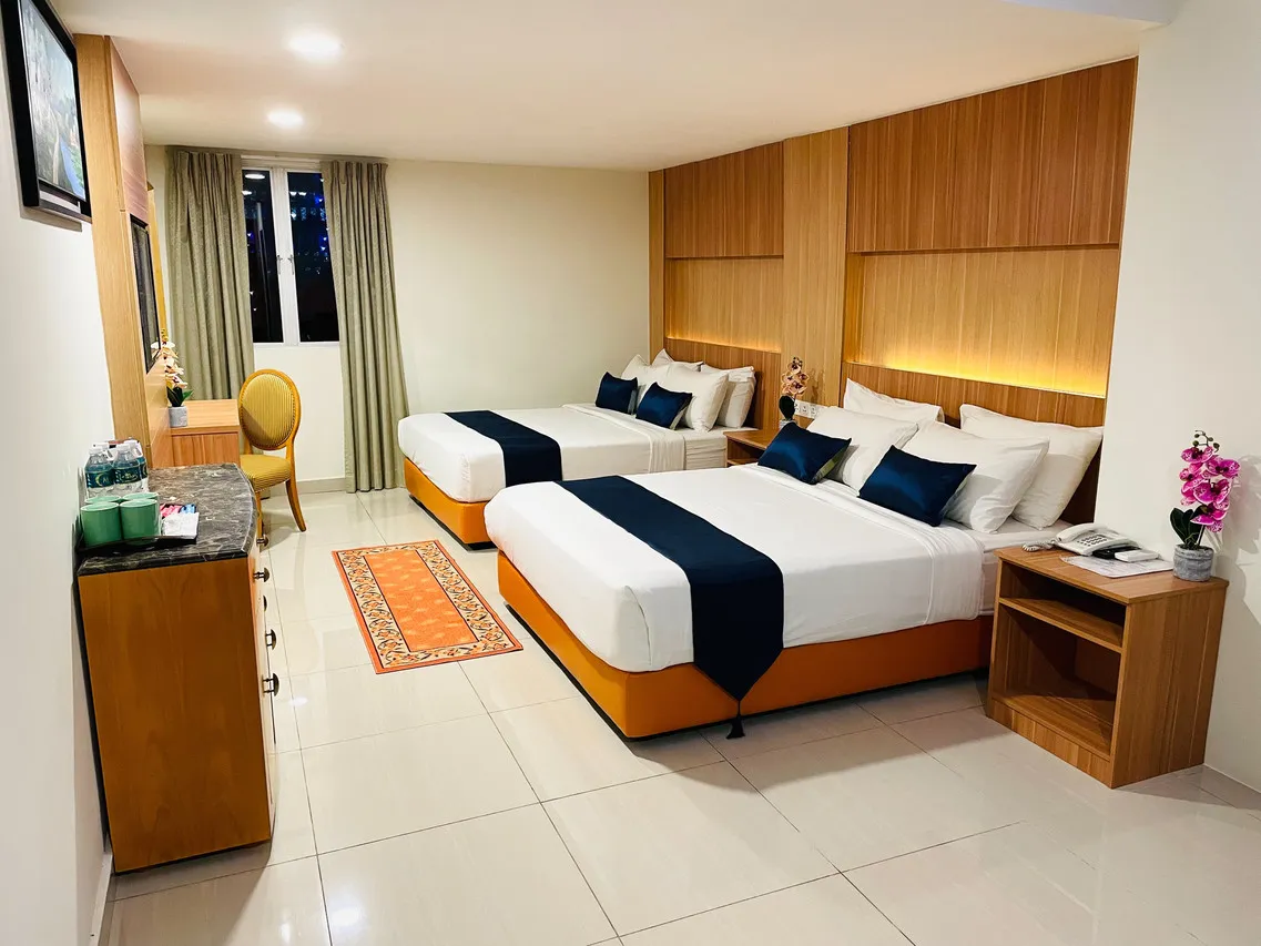Easy Hotel KL Sentral — rooms and atmosphere
