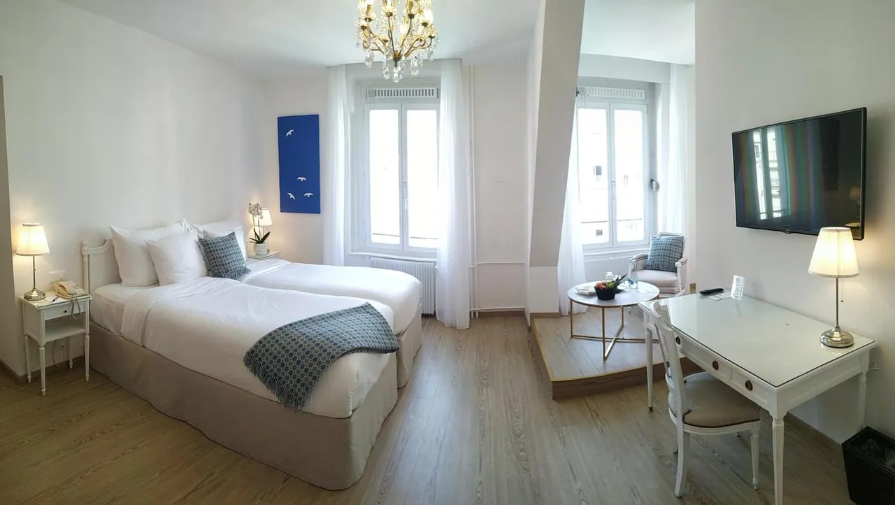 Eden Palace au Lac — rooms and atmosphere