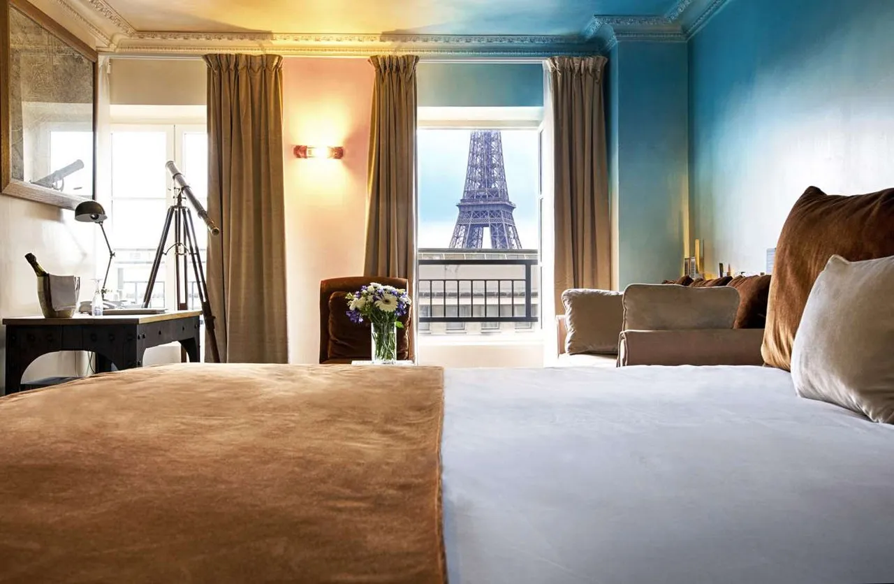 Eiffel Trocadero — rooms and atmosphere