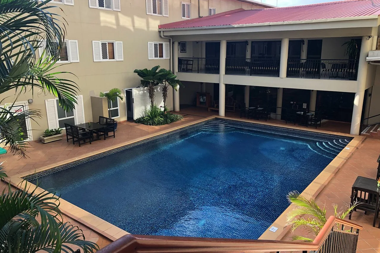 Ela Beach Hotel and Apartments — ภาพห้องพักและบรรยากาศ