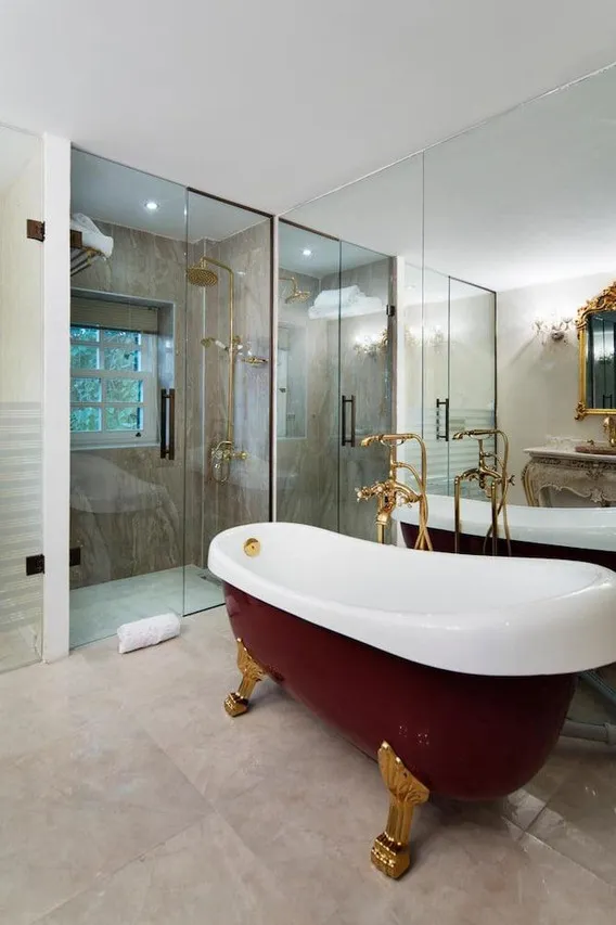 Elegance East Hotel — rooms and atmosphere