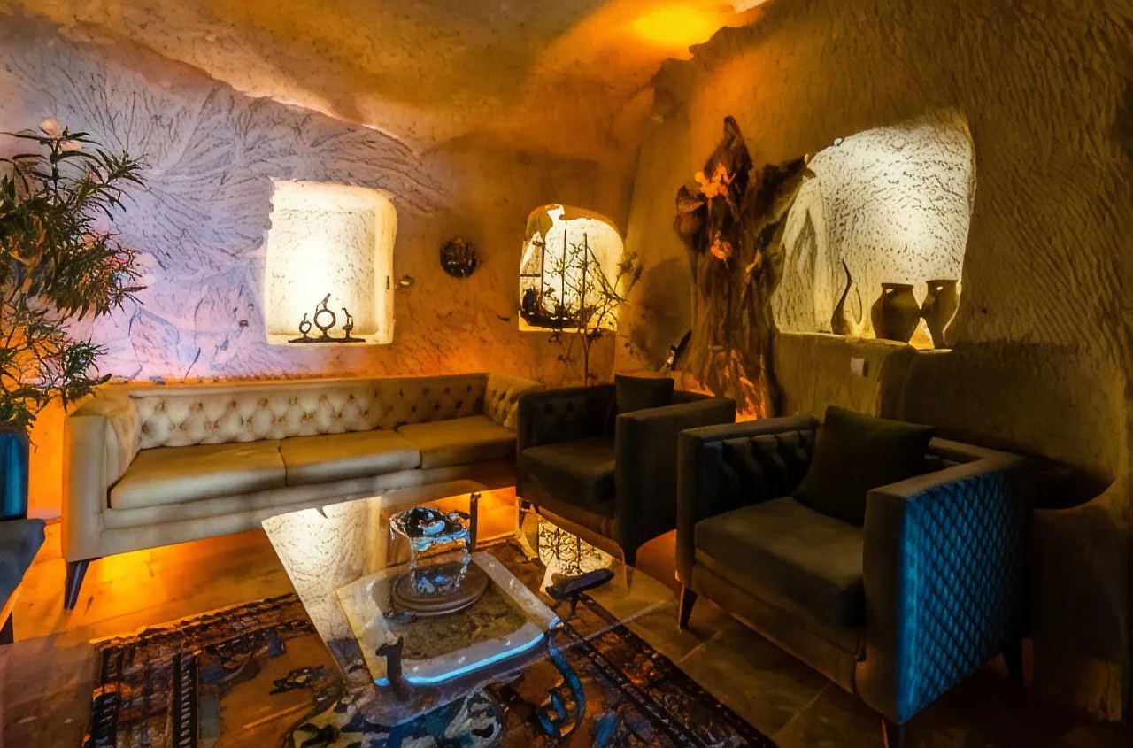 Elite Cave Suites — rooms and atmosphere