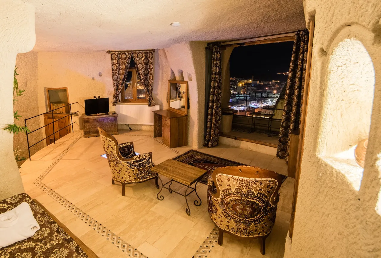 Elite Cave Suites — rooms and atmosphere