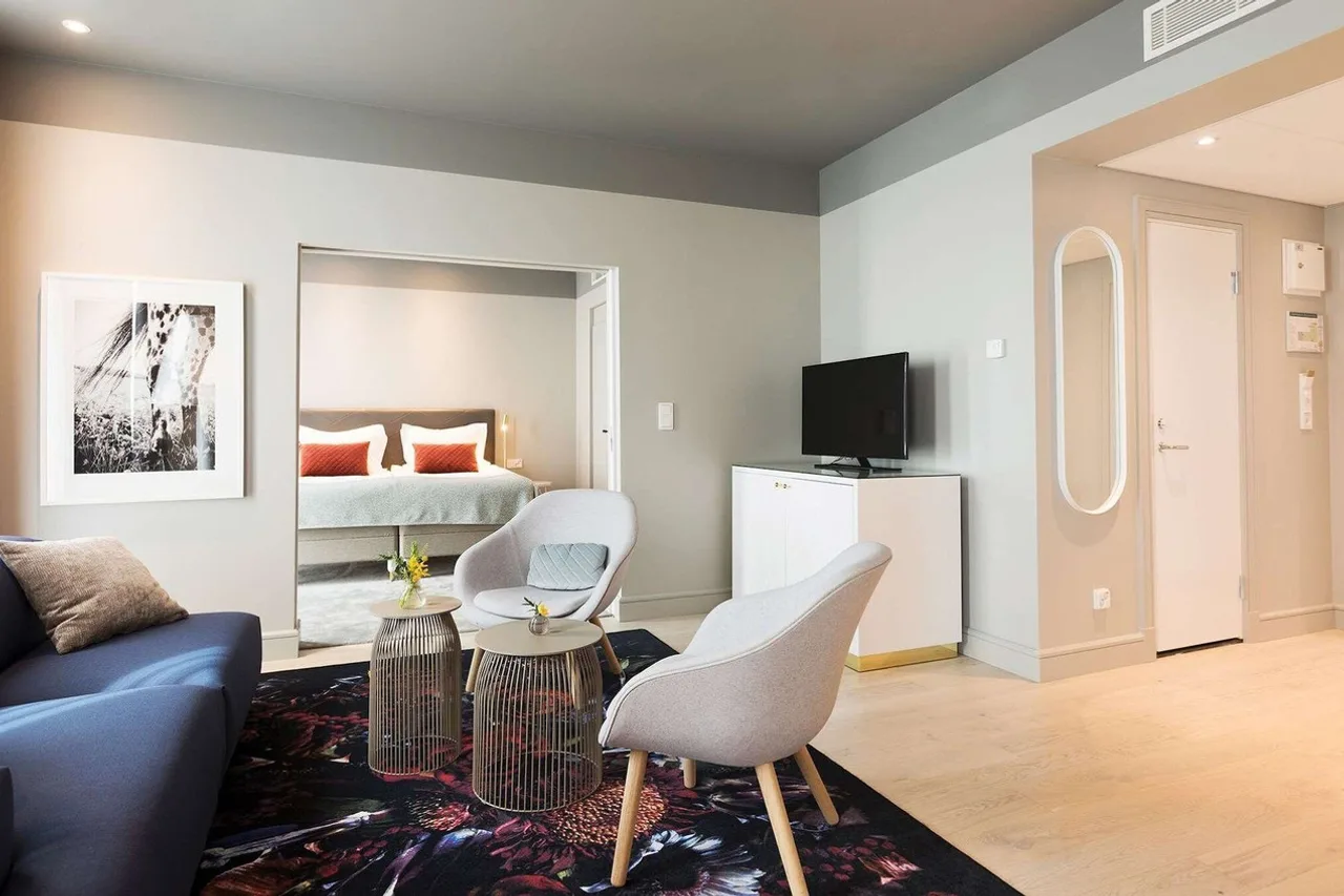 Elite Hotel Academia — ภาพห้องพักและบรรยากาศ