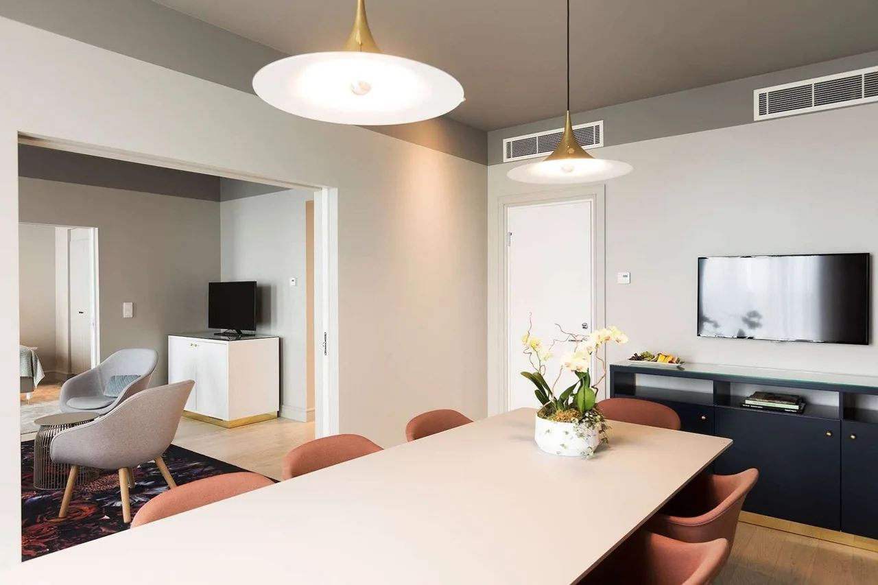 Elite Hotel Academia — ภาพห้องพักและบรรยากาศ