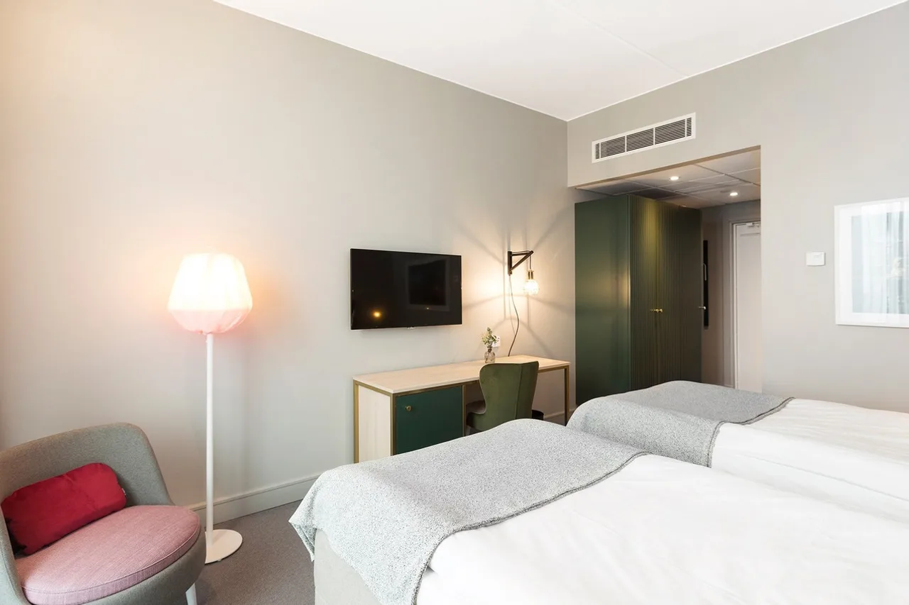 Elite Hotel Academia — ภาพห้องพักและบรรยากาศ
