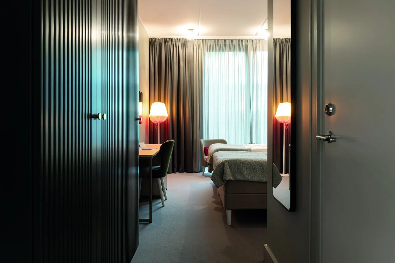 Elite Hotel Academia — ภาพห้องพักและบรรยากาศ