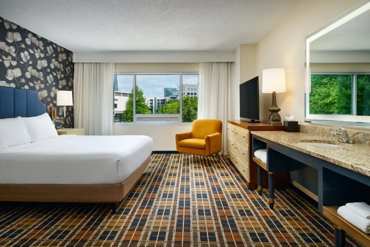 Embassy Suites by Hilton Atlanta Buckhead — ภาพห้องพักและบรรยากาศ