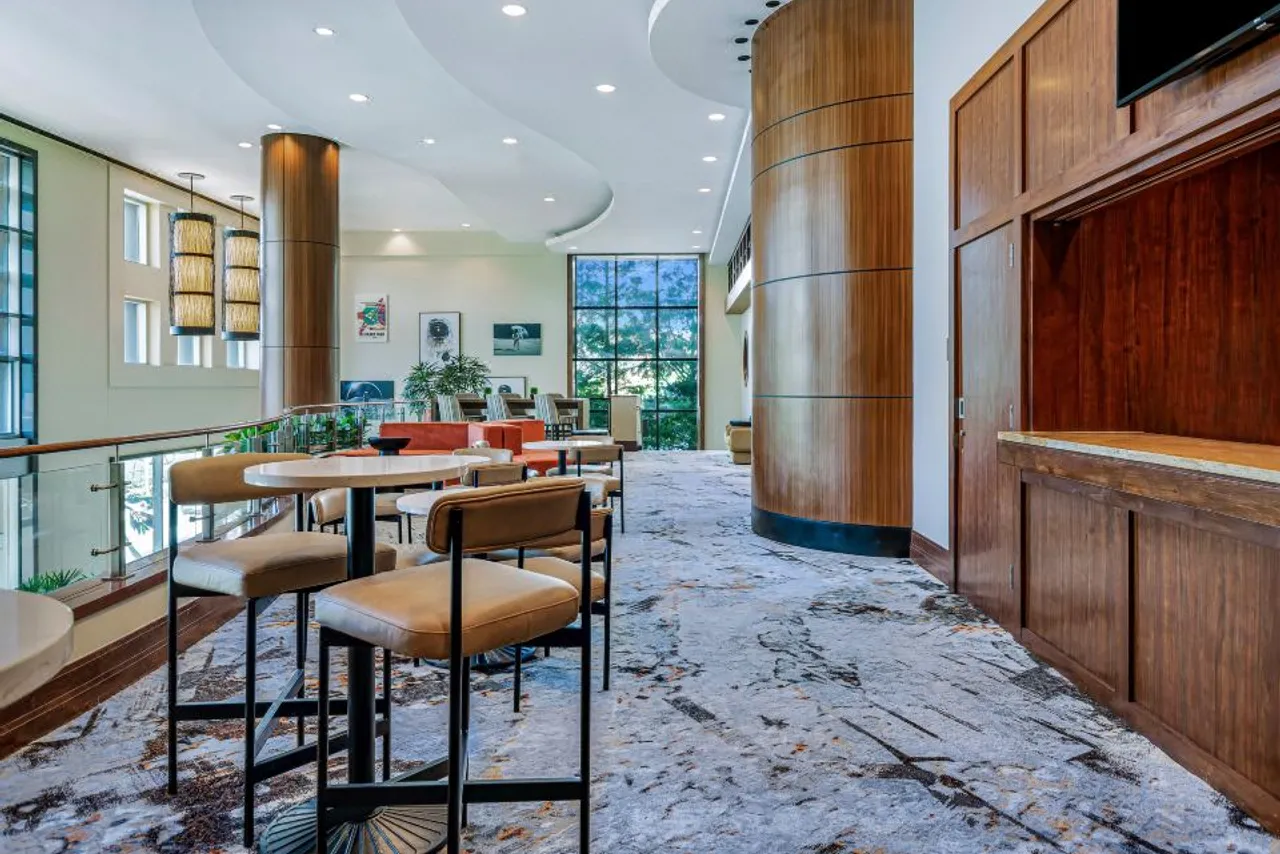 Embassy Suites by Hilton Houston Downtown — ภาพห้องพักและบรรยากาศ