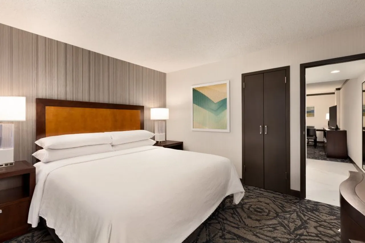 Embassy Suites by Hilton Santa Clara Silicon Valley — โรงแรมในใกล้ Levi's Stadium