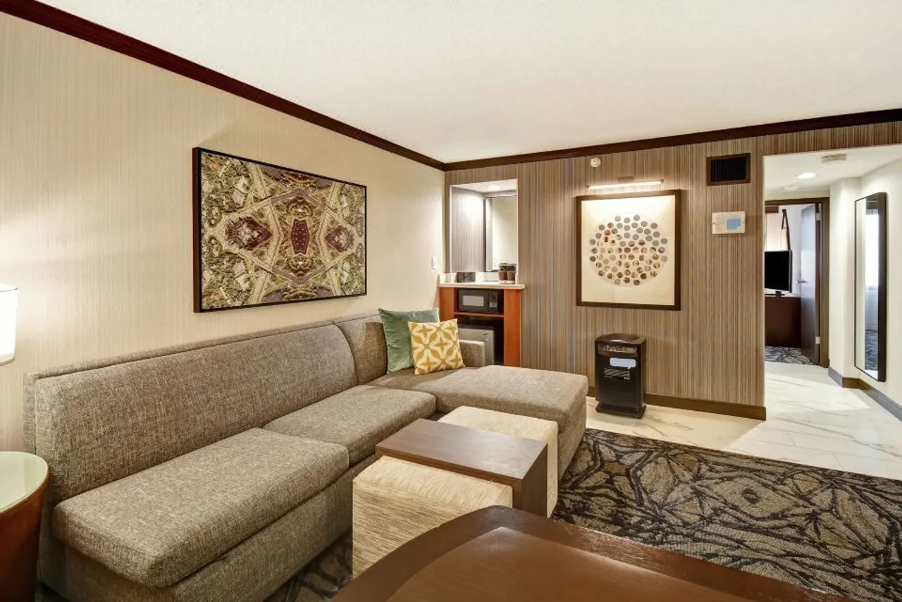 Embassy Suites by Hilton Santa Clara Silicon Valley — ภาพห้องพักและบรรยากาศ