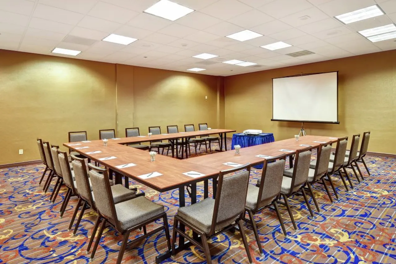 Embassy Suites by Hilton Santa Clara Silicon Valley — ภาพห้องพักและบรรยากาศ