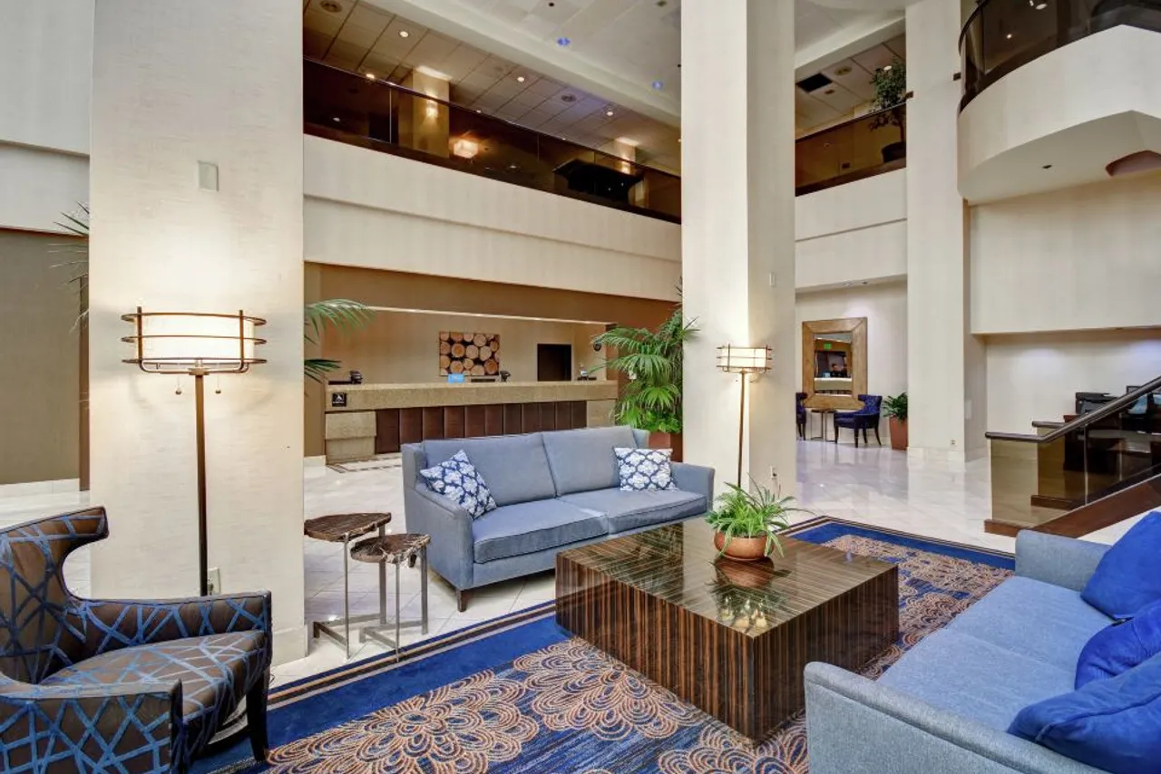 Embassy Suites by Hilton Santa Clara Silicon Valley — ภาพห้องพักและบรรยากาศ
